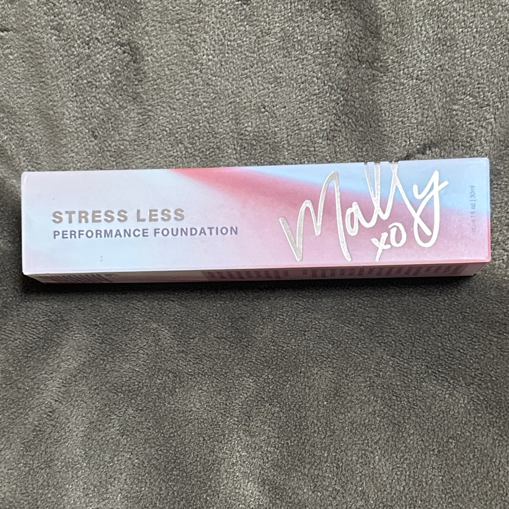 Mally Beauty Stress Less Performance Foundation - TAN